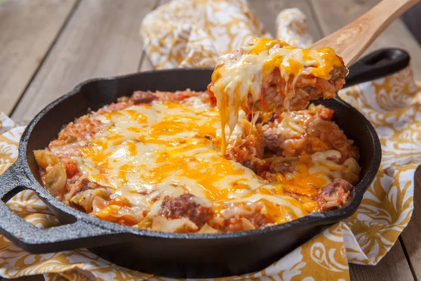 Cacerola de col con carne y queso —  Fotos de Stock