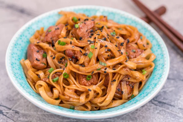 Stir Fried noodle with pork in soy sauced — Stock Photo, Image