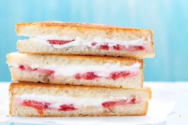 Cream Cheese Strawberry Stuffed French Toast — Stock Photo, Image