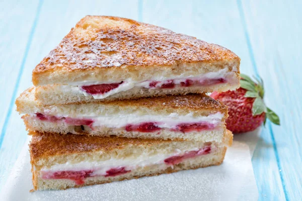 Cream Cheese Strawberry Stuffed French Toast — Stock Photo, Image