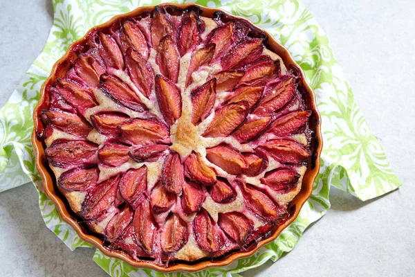 Low carb dessert. Plum pie with almond dough — Stock Photo, Image