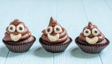 kaka emoji cupcakes