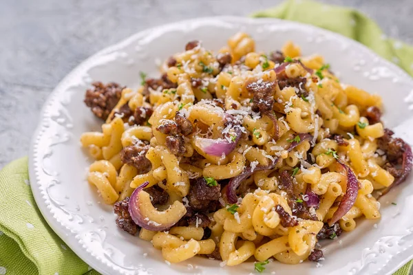 Smakelijke cellentani pasta met saus van vlees — Stockfoto