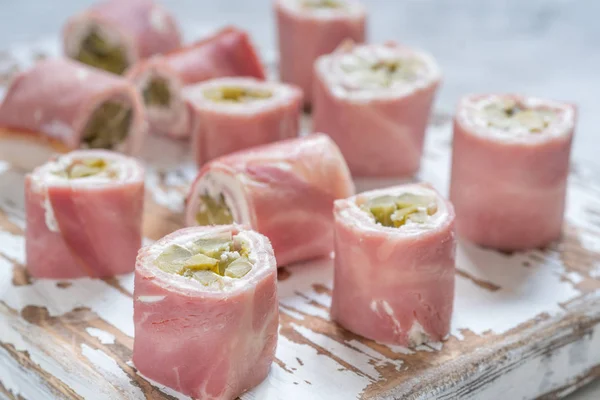 Ham and Pickle Roll Ups — Stock Photo, Image