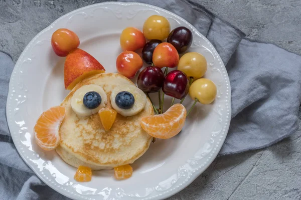 Owl pancakes for kids breakfast — Stock Photo, Image
