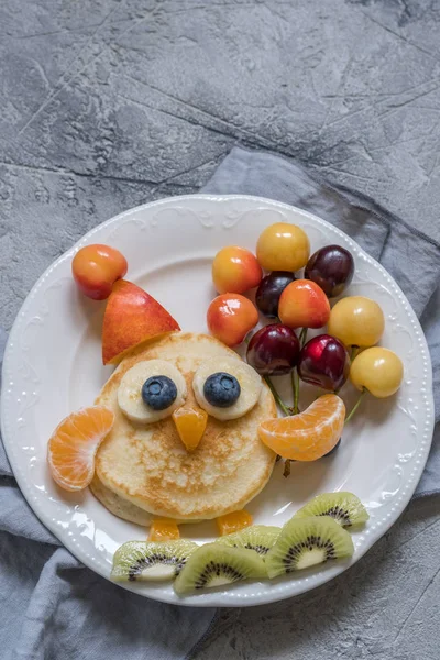 Owl pancakes for kids breakfast — Stock Photo, Image
