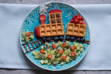 Waffle çocuklar için çilek ile