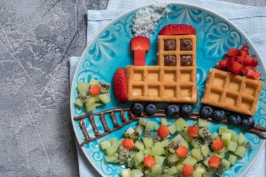 Waffle çocuklar için çilek ile