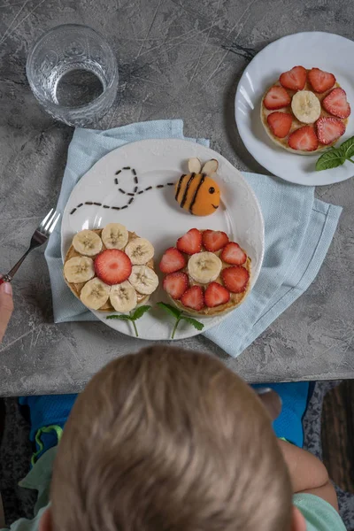 Flowers pancakes for kids breakfast — Stock Photo, Image