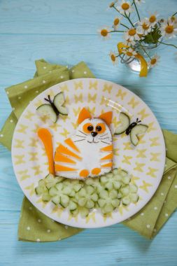 Komik kedi peynirli sandviç