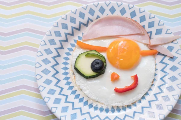 Komik korsan kızarmış yumurta