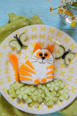 Komik kedi peynirli sandviç