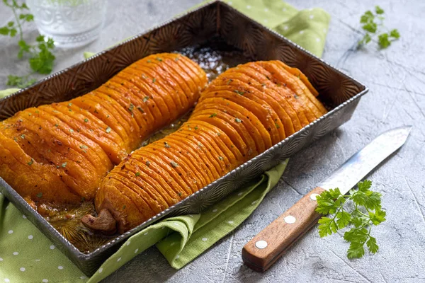 Kavrulmuş hasselback butternut squash kabak