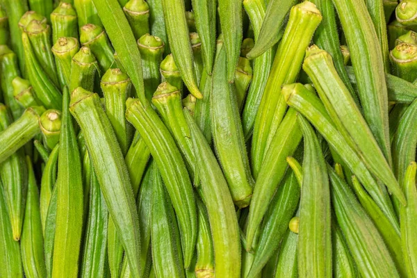 Okra op boerenmarkt — Stockfoto