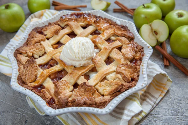 Traditionele Amerikaanse appeltaart — Stockfoto