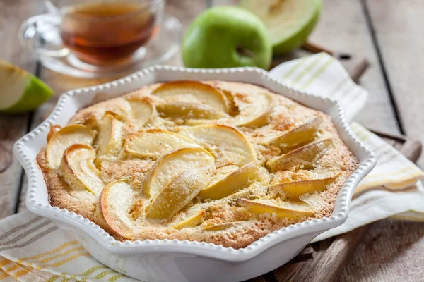 Old fashioned apple cake — Stock Photo, Image