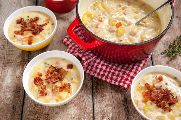 Patata di prosciutto e zuppa di mais — Foto Stock