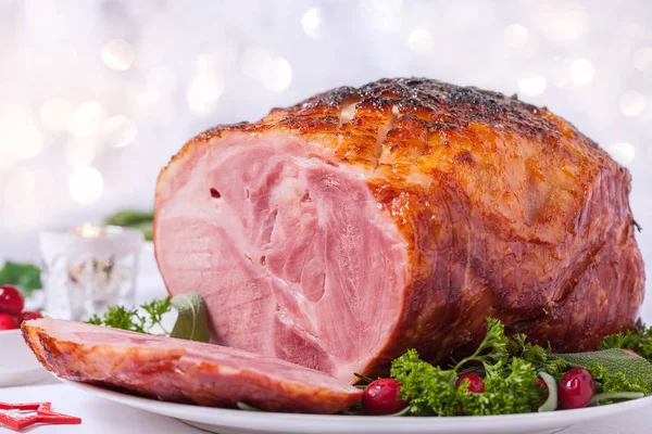 Weihnachten gebratenen glasierten Feiertag Schweinefleisch Schinken — Stockfoto