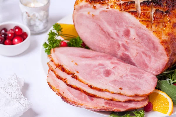 Weihnachten gebratenen glasierten Feiertag Schweinefleisch Schinken — Stockfoto