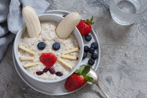 Easter Bunny tavşan lapası Kahvaltı, çocuklar için gıda sanat — Stok fotoğraf