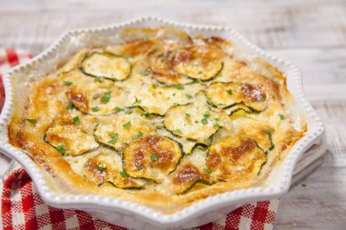 Peynirli kabak güveç