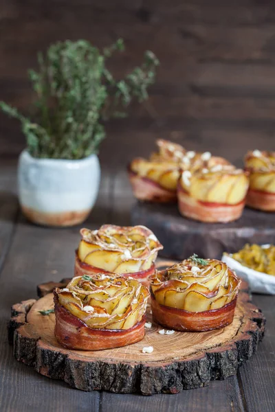 Crispy potato roses — Stock Photo, Image