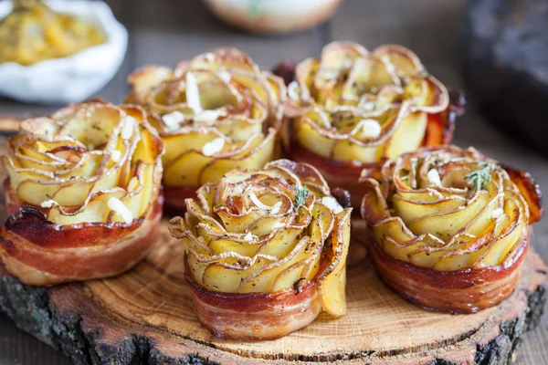 Crispy potato roses — Stock Photo, Image