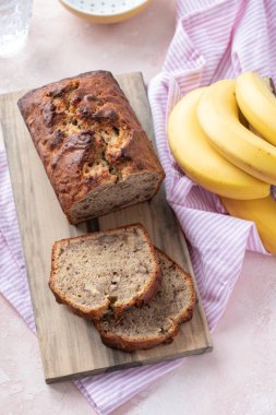Cevizli muzlu ekmek.