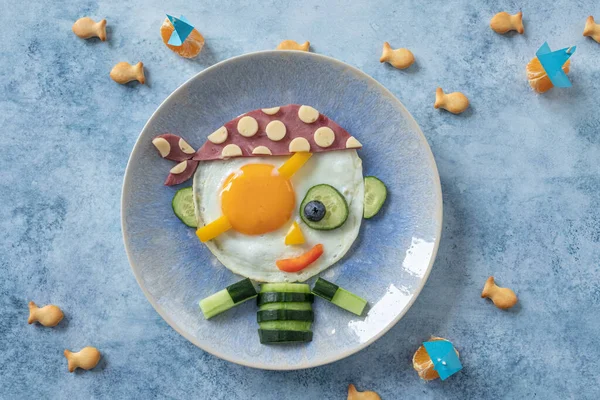 Grappige piraat gebakken ei voor kind ontbijt — Stockfoto