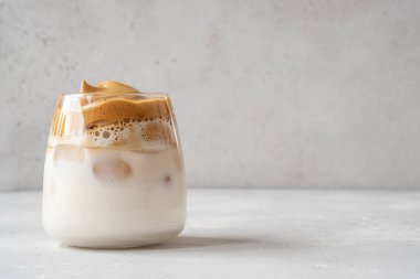 Buzlu dalonga kahvesi.