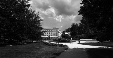 Karlovy Vary Park siyah beyaz
