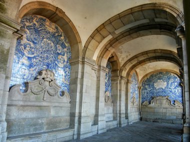  Romanesk Porto Katedrali