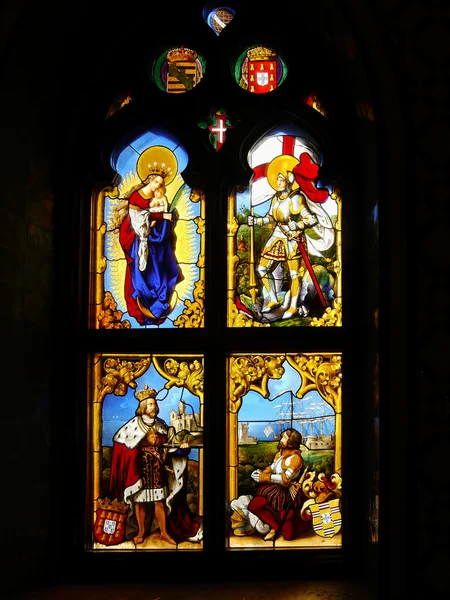 Målat glas, färgglada fönster med en Christian tema — Stockfoto