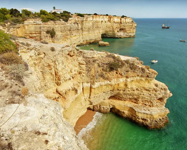 Αλγκάρβε της Πορτογαλίας. Θάλασσα και βράχια — Φωτογραφία Αρχείου