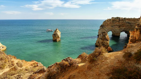 Algarve, Portugalia. Morze i skały — Zdjęcie stockowe