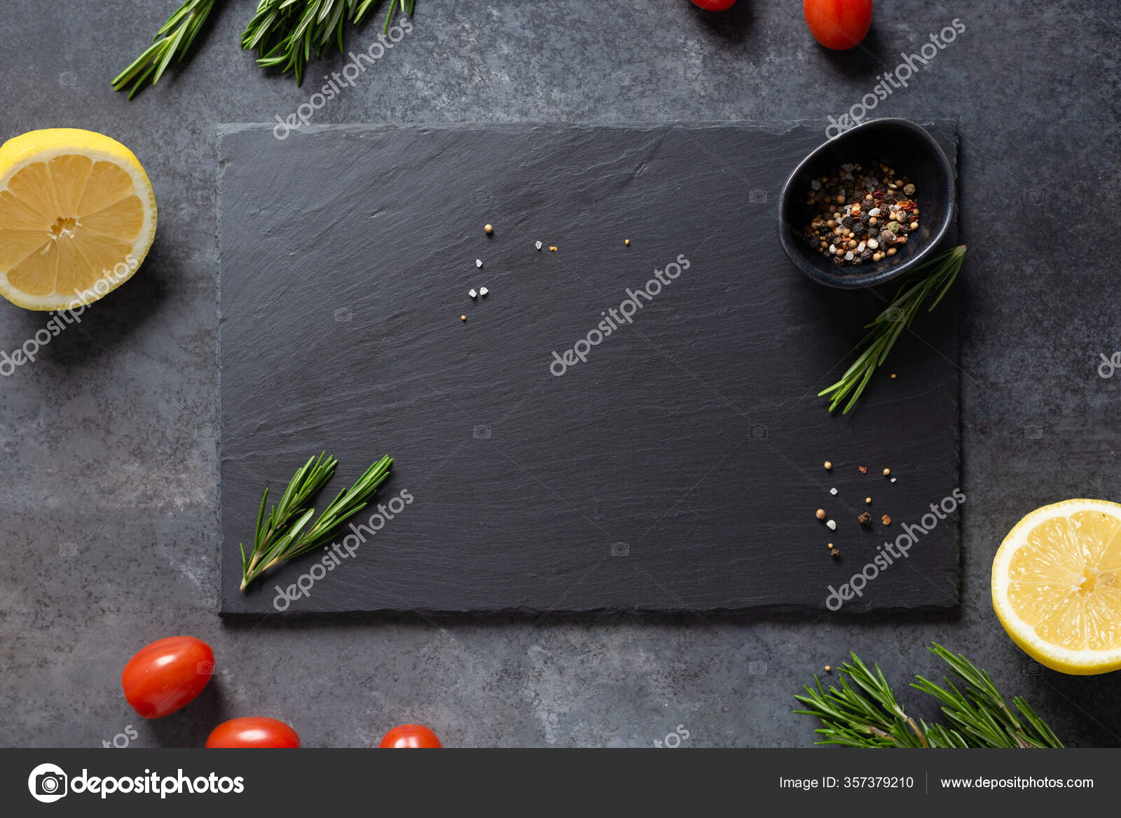 黑石板樱桃西红柿迷迭香柠檬和柠檬的深色食物背景文字或产品的自由空间复制空间 图库照片 C Dina Gmail Com 黑石板樱桃西红柿迷迭香柠檬和柠檬的深色食物背景文字或产品的自由空间复制空间 图库照片 C Dina Gmail Com