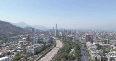 Gündüz şehrin hava görüntüsü