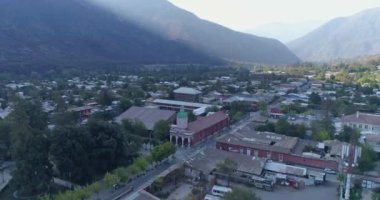 Gündüz şehrin hava görüntüsü