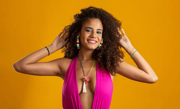 Menina Americana Africana Bonita Com Penteado Afro Sorrindo Retrato Beleza — Fotografia de Stock