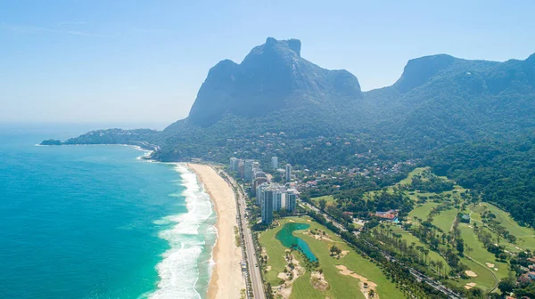 Tropisk Utsikt Över Stranden Vågor Bryter Tropisk Gul Sandstrand Rio — Stockfoto