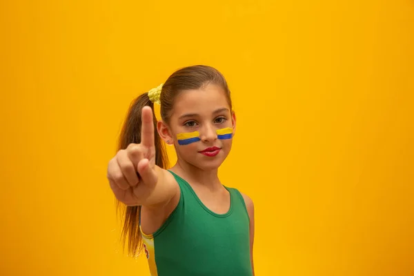Voetbal Supporter Brazilië Team Wereldkampioenschap Mooi Klein Meisje Juichen Voor — Stockfoto