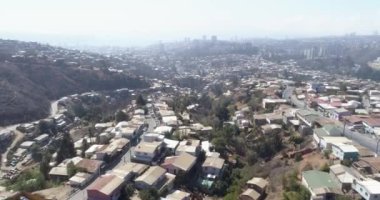 Gündüz şehrin hava görüntüsü