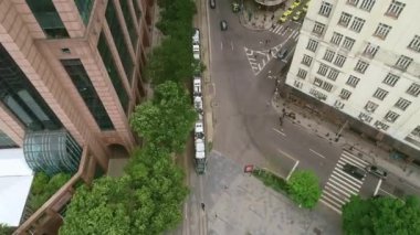 Rio de Janeiro şehrinde modern tren hareket ediyor, Brezilya.