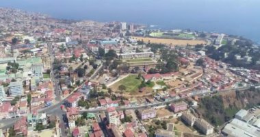 Gündüz şehrin hava görüntüsü