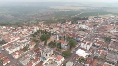 Gündüz şehrin hava görüntüsü