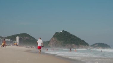 Rio de Janeiro, Brezilya - Ekim 2019: Rio de Janeiro 'daki Ipanema Sahili.