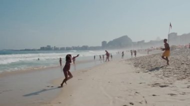 Rio de Janeiro, Brezilya - Ekim 2019: Rio de Janeiro 'daki Ipanema Sahili.
