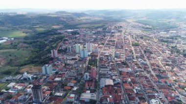 Gündüz şehrin hava görüntüsü