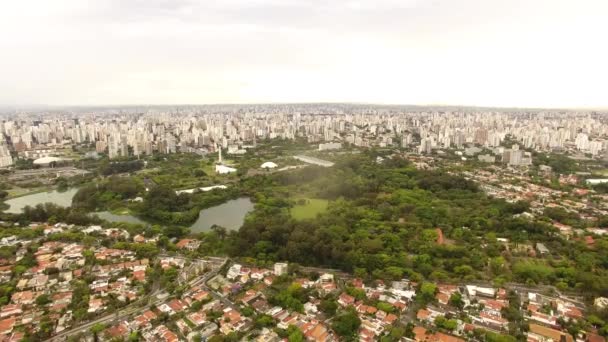 Vista Aérea Ciudad Diurna — Vídeos de Stock