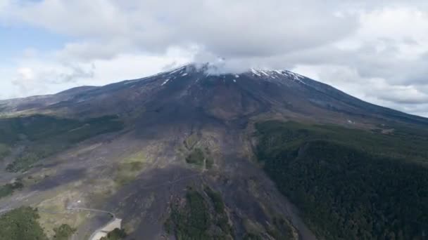 Landskap Vulkan Med Rörliga Moln Himlen — Stockvideo